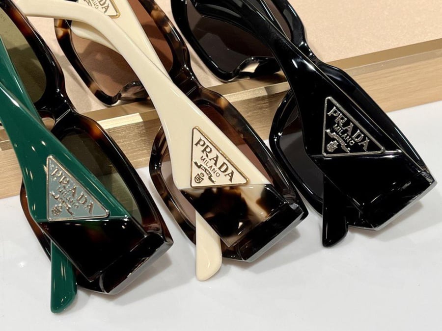 نظاره ماركة ‏Prada