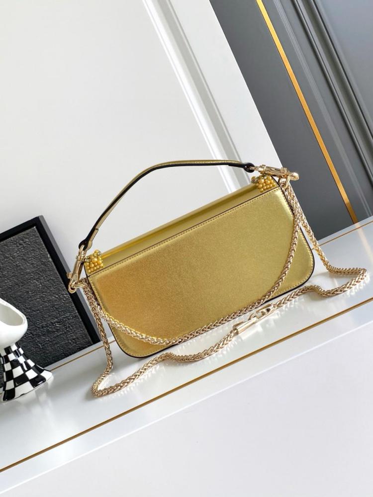 شنطه نسائية ماركة Valentino