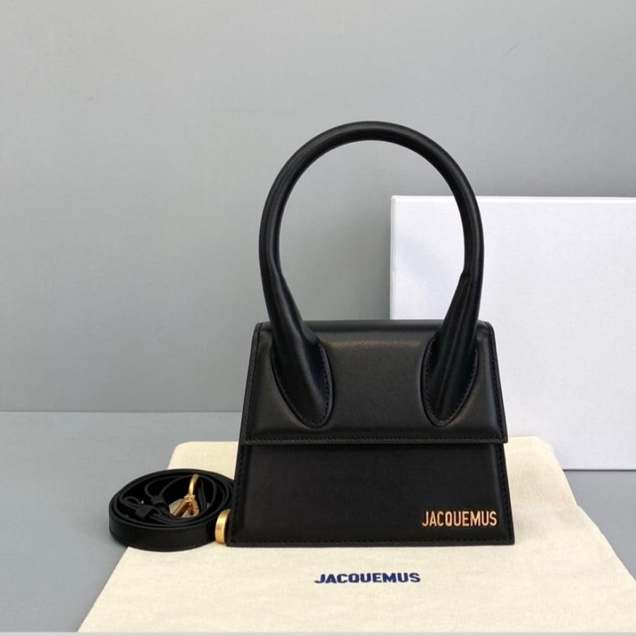 شنطة نسائية ماركة ‏JACQUEMUS