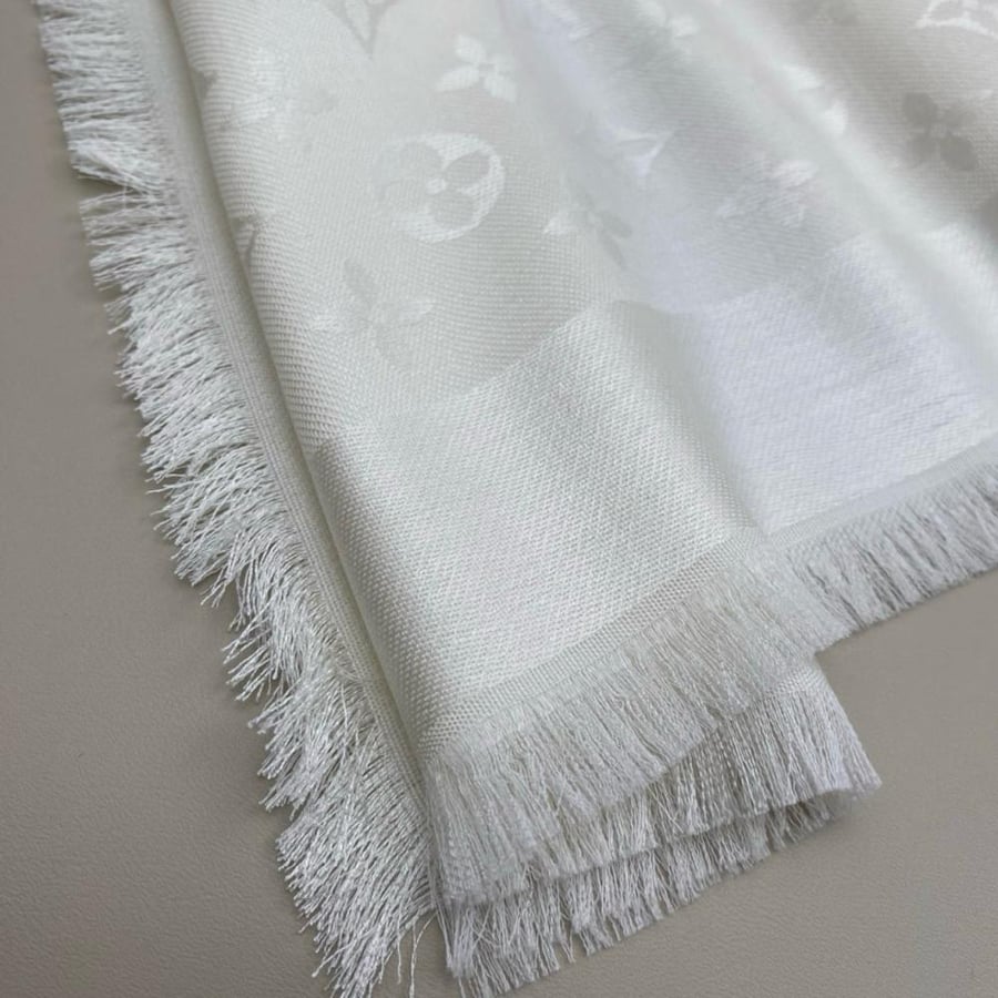 سكارف ماركة LV