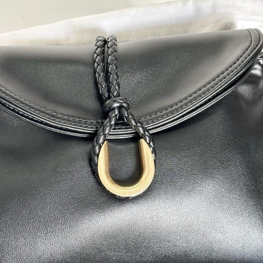 شنطه نسائية ماركة Bottega Veneta