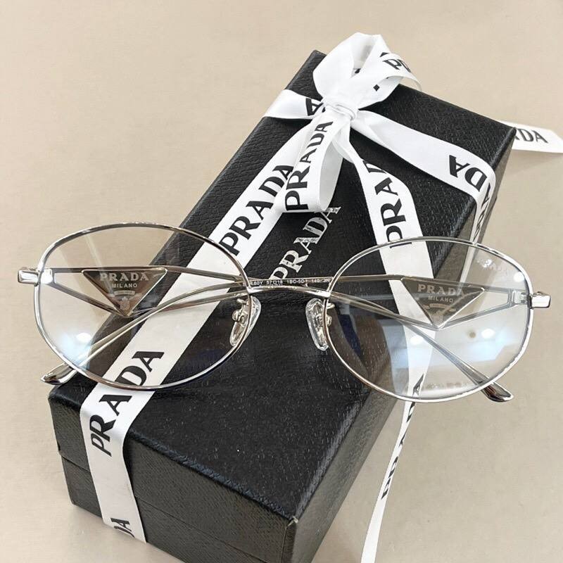 نظاره ماركة Prada
