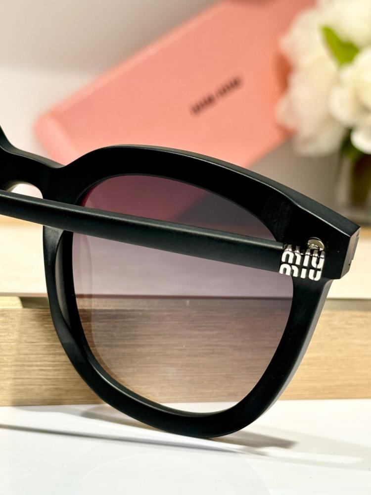 نظاره ماركة ‏Miumiu
