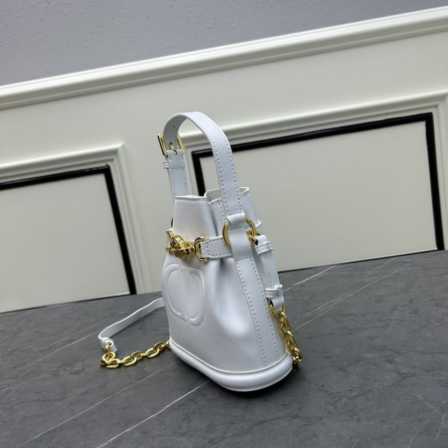 شنطة نسائية ماركة Dior
