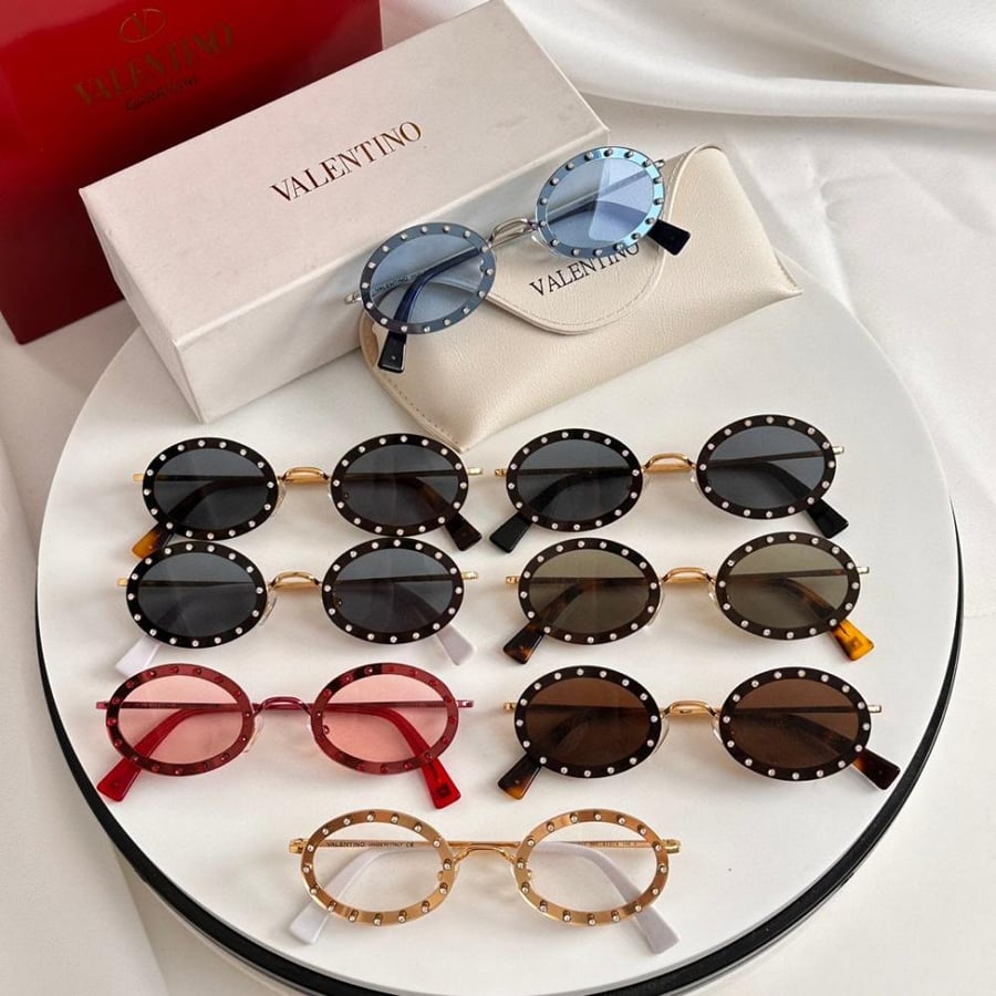 نظاره ماركة ‏Valentino