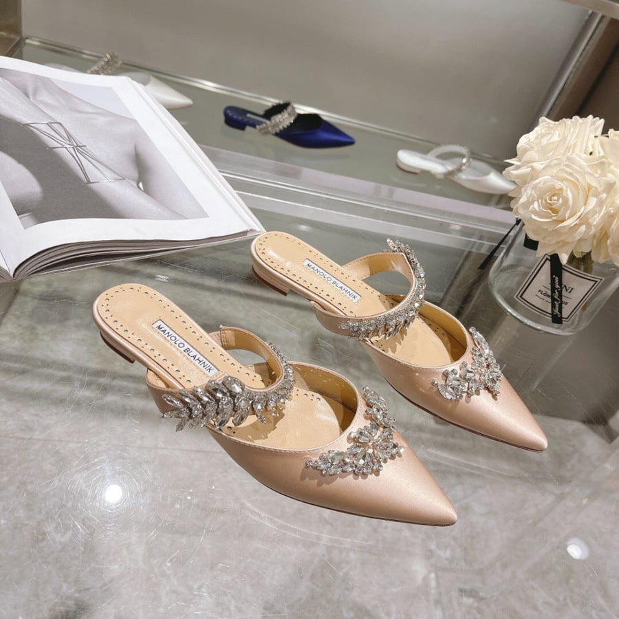 حذاء نسائي ماركة Manolo Blahnik