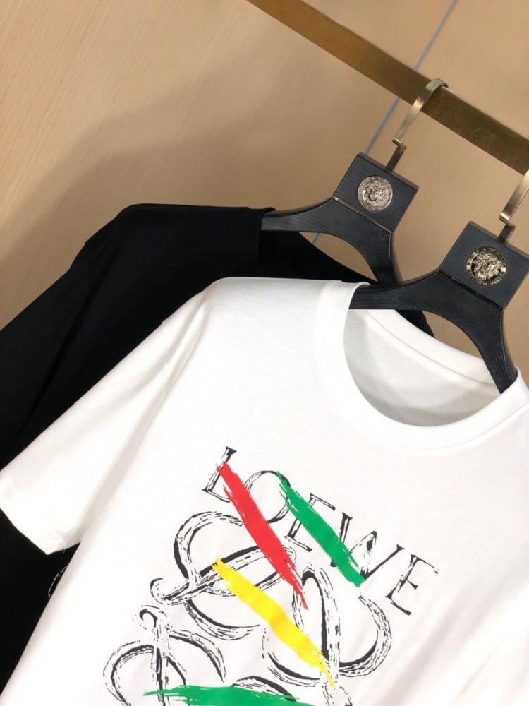 تي شيرت ماركات متنوعة
