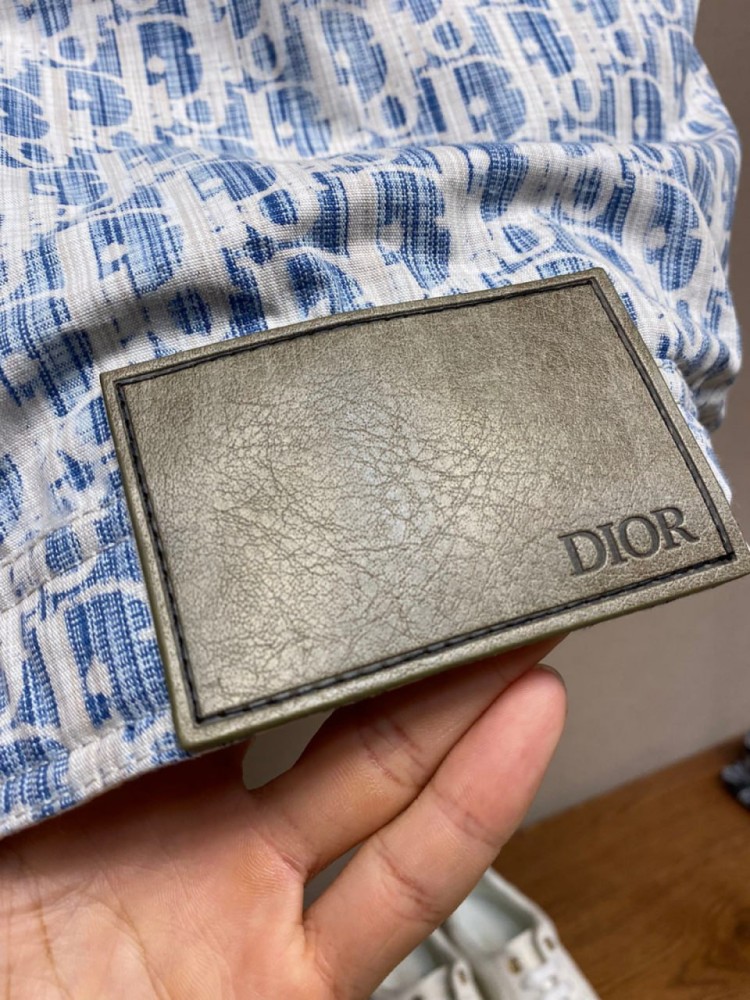 جاكيت ماركة Dior