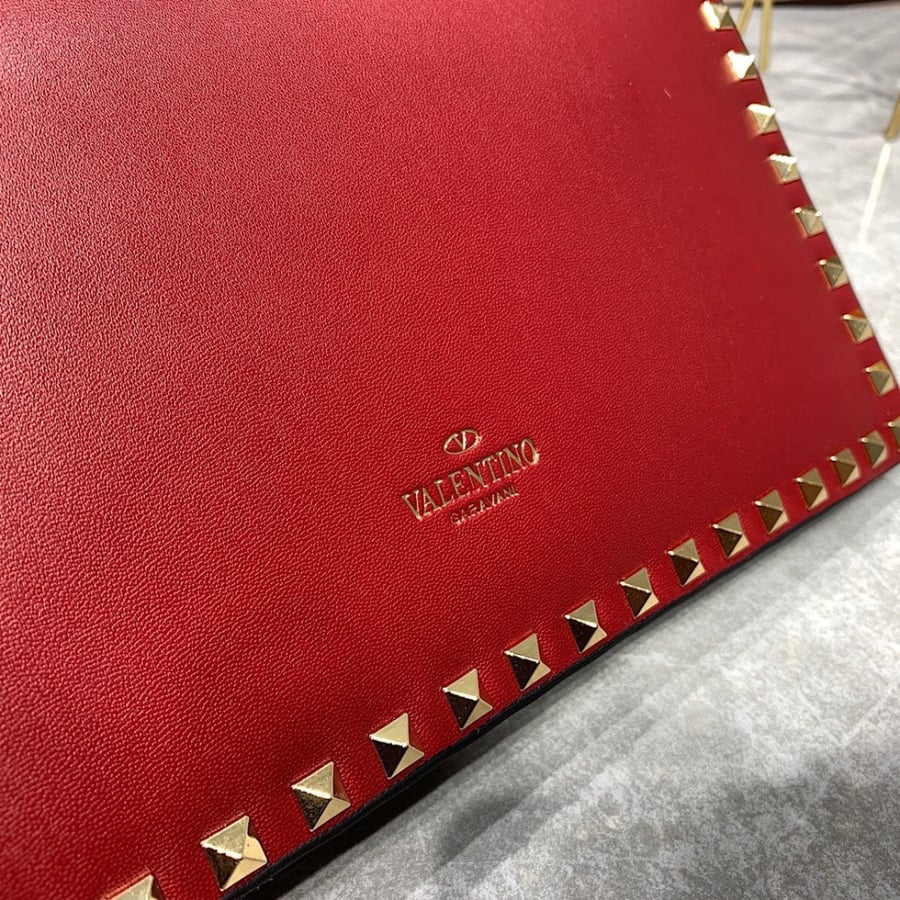 شنطة نسائية ماركة Valentino