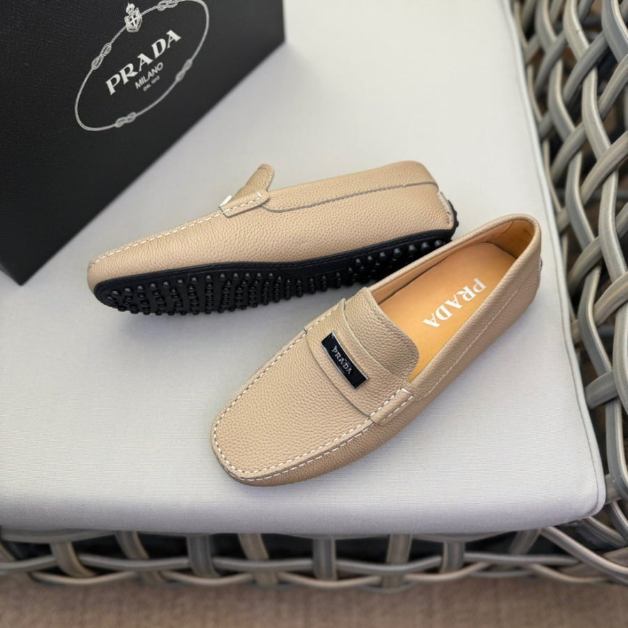 حذاء رجالي ماركة Prada