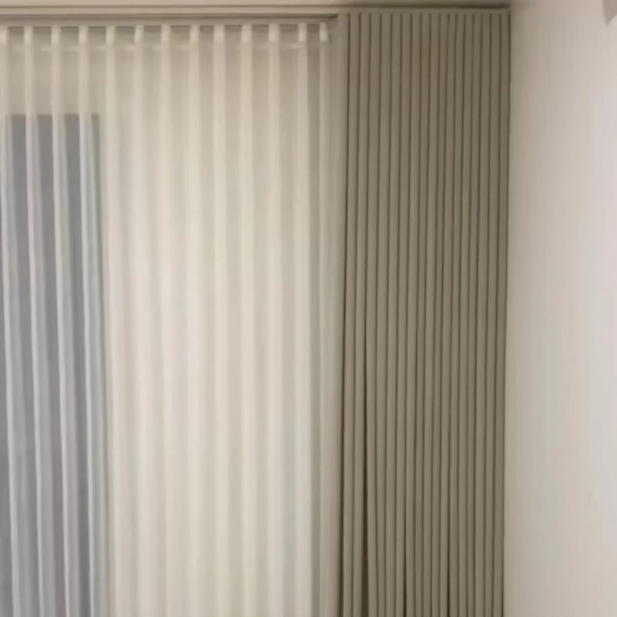 ستارة ويفي سكتين بلاك اوت وشيفون