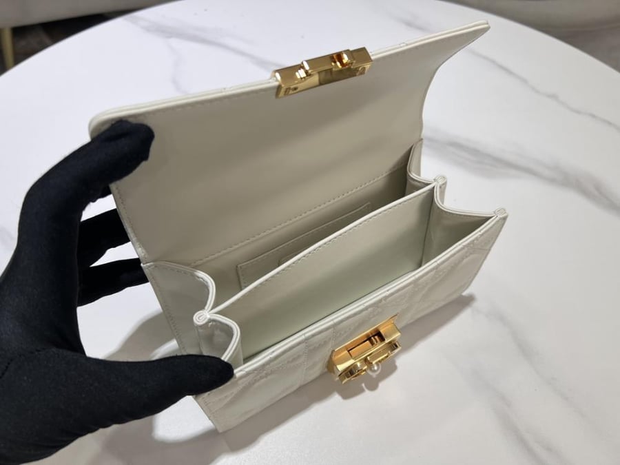Dior 20 x 12 x 5cm