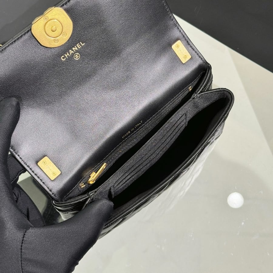 Chanel  23k 18x13x5.5cm