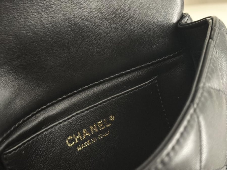 Chanel 24s CF 13X20X7cm
