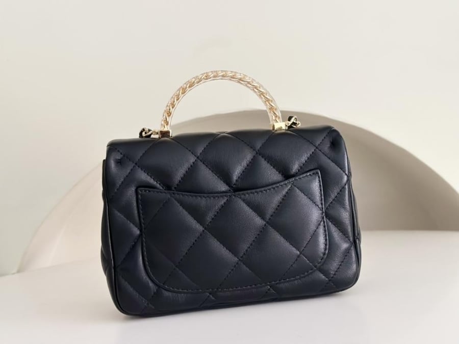Chanel 24s CF 13X20X7cm