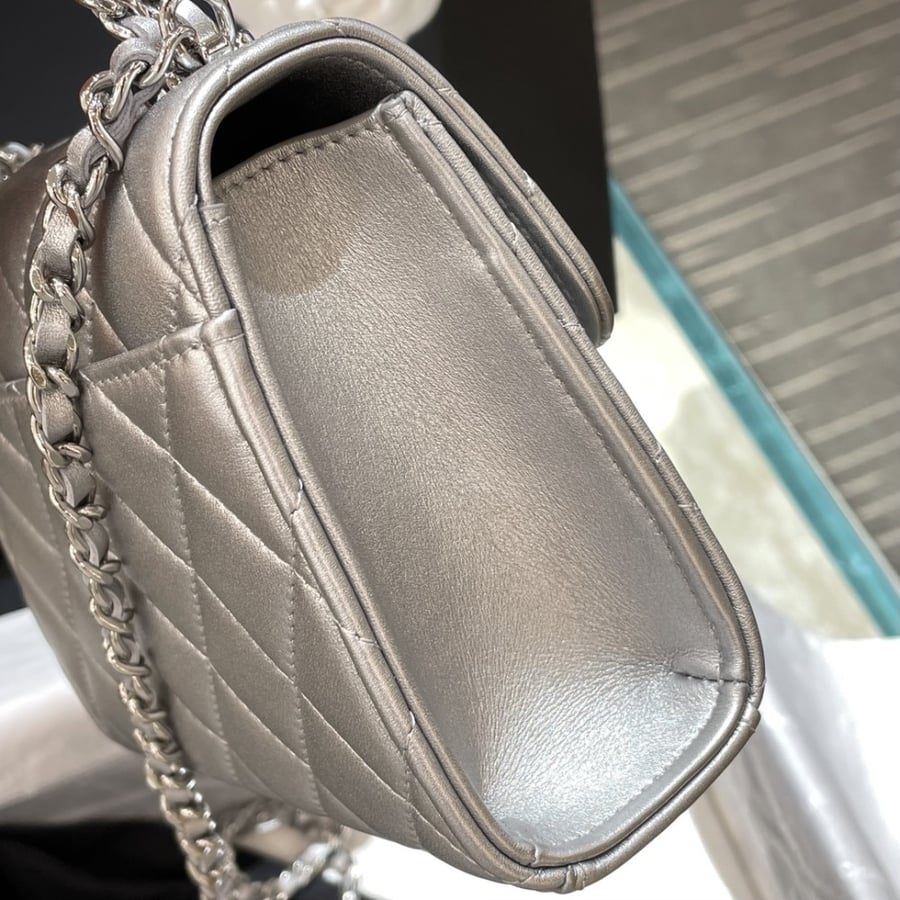 Chanel 23p Kelly 15.5x12x6cm
