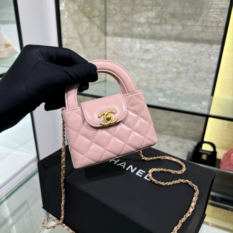Chanel 23k Kelly 8.3x12.5x4cm