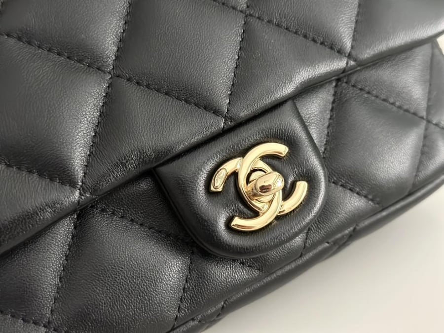 Chanel 24s CF 13X20X7cm