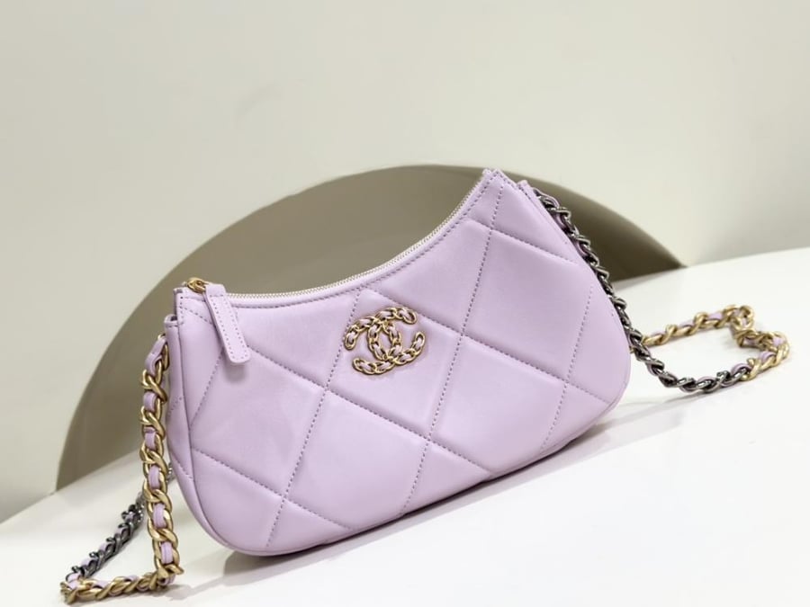 Chanel 13.5x23.5x5.3cm