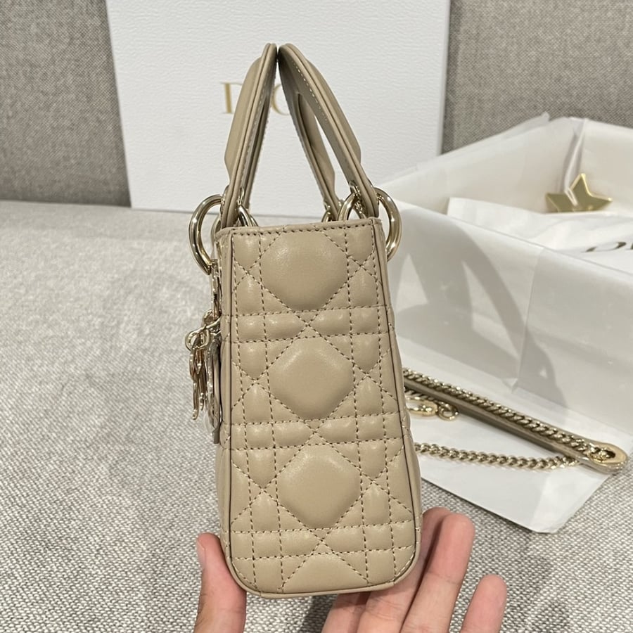 Dior 17 x 15 x 7cm