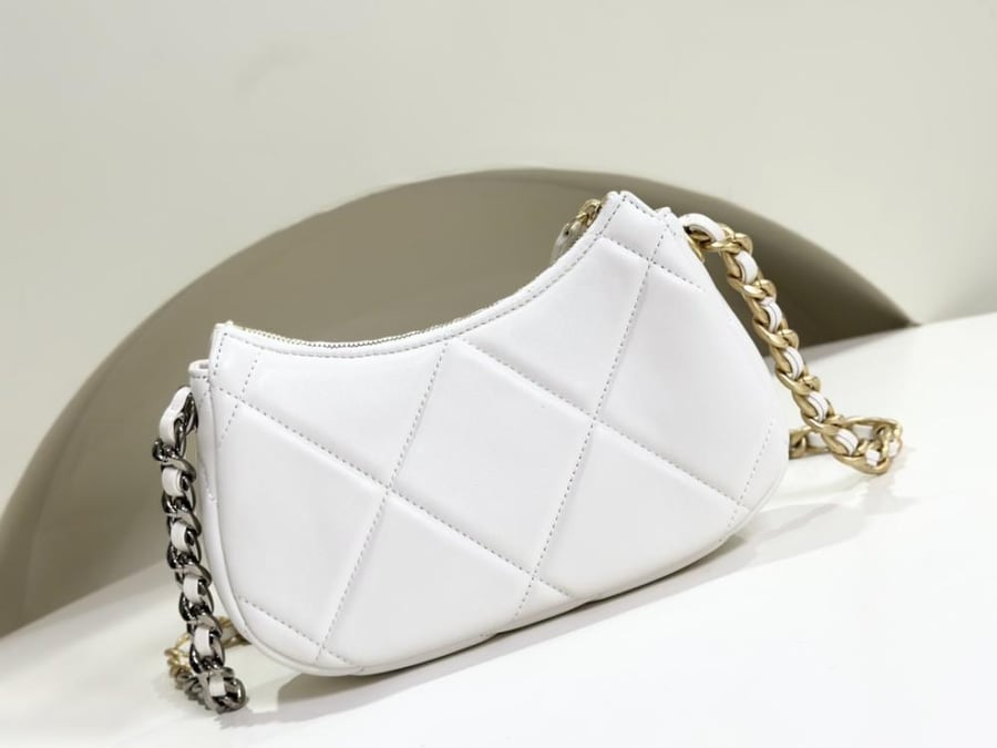 Chanel 11x20x5cm