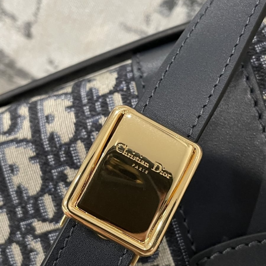 Dior 21*13.5*7cm