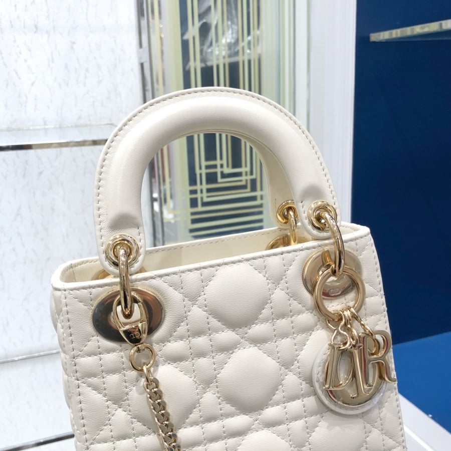 Dior 17 x 15 x 7cm