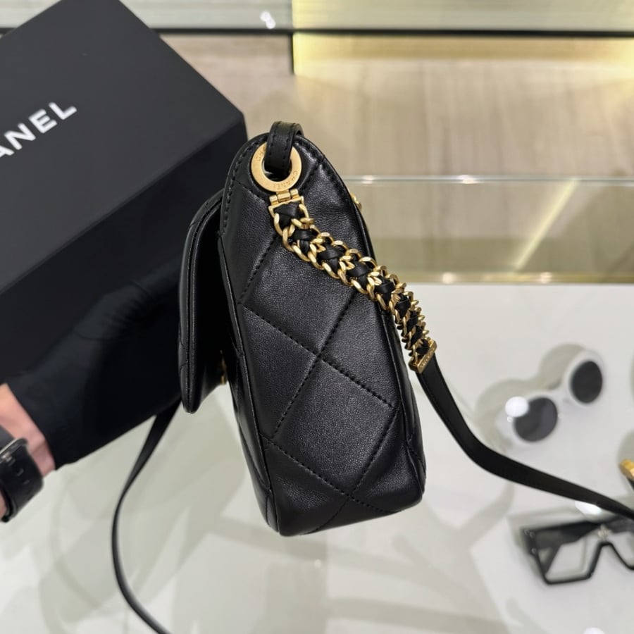 Chanel 23b 21x16x7cm