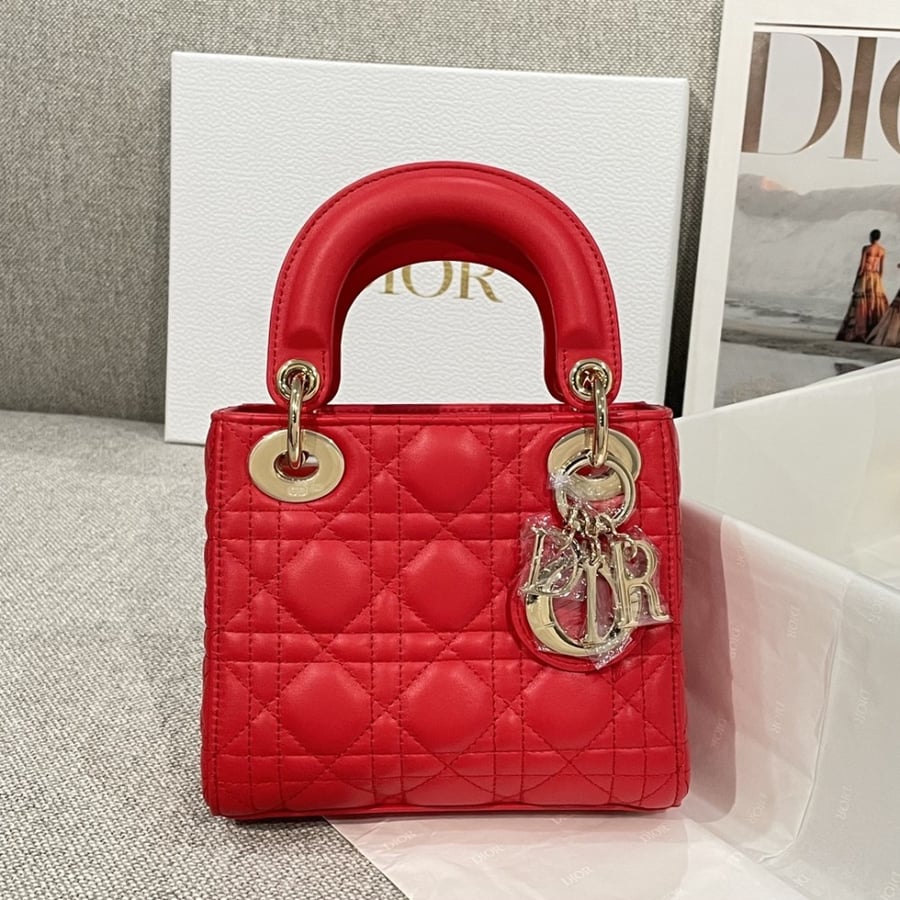 Dior 17 x 15 x 7cm