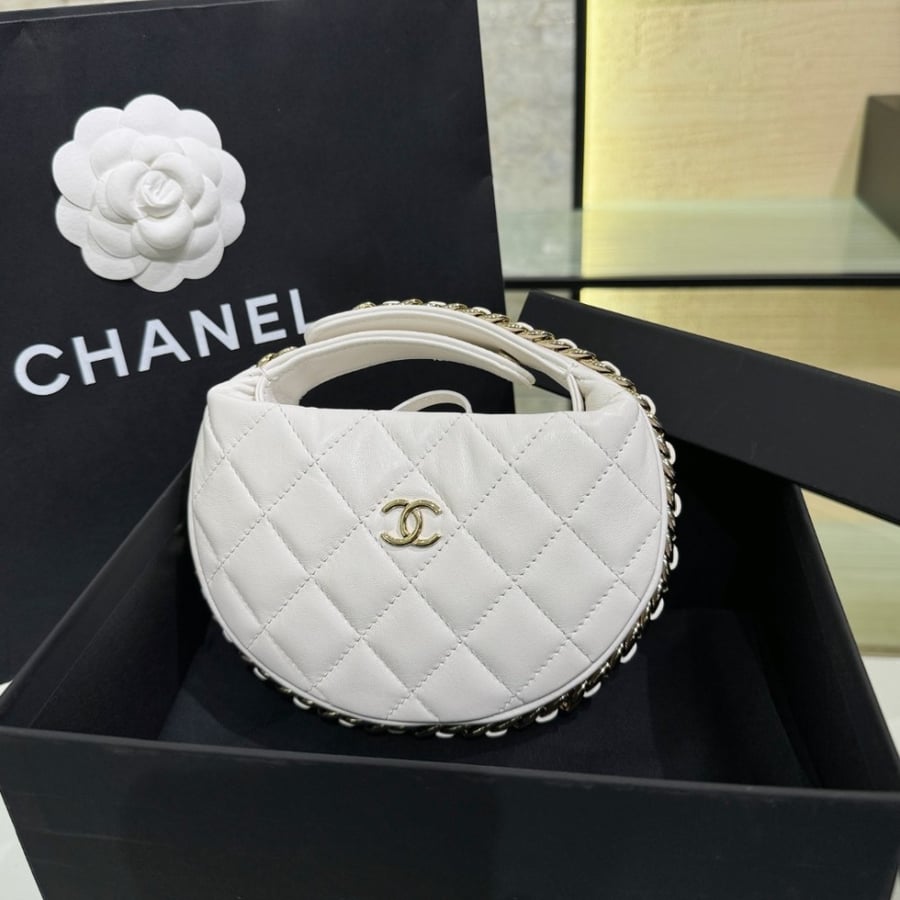 Chanel 23c 16x16x5.5cm