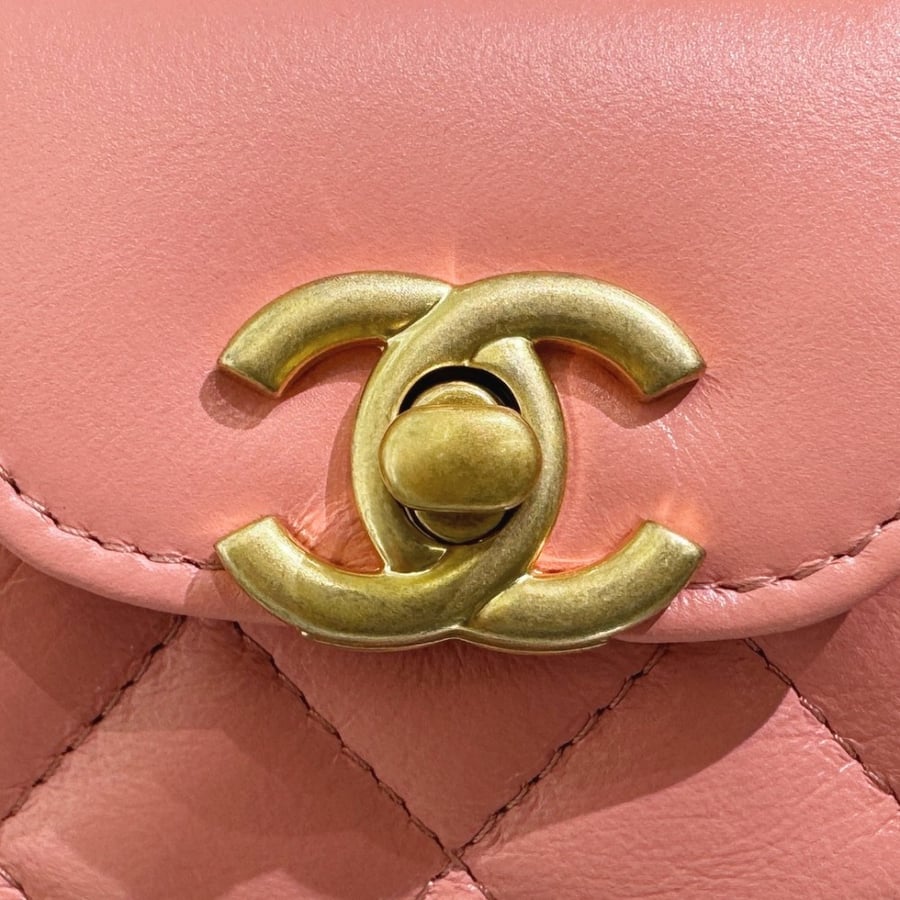 Chanel 23k Kelly 8.3x12.5x4cm