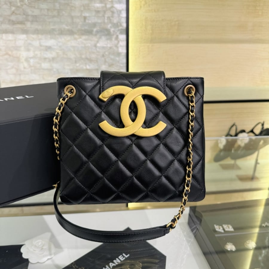 Chanel 17.5x20x5cm