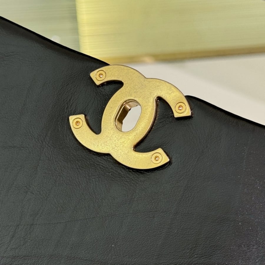 Chanel 23k 20x15x5cm
