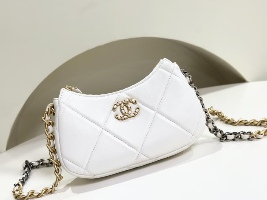 Chanel 11x20x5cm