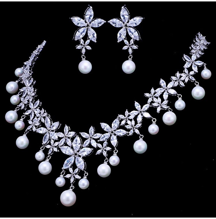 Zirconia pearl necklace and earrings set