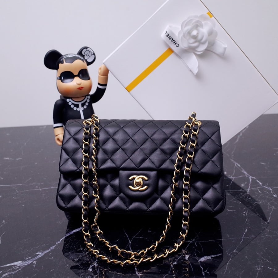 Chanel  25.5x15.5x5.5cm