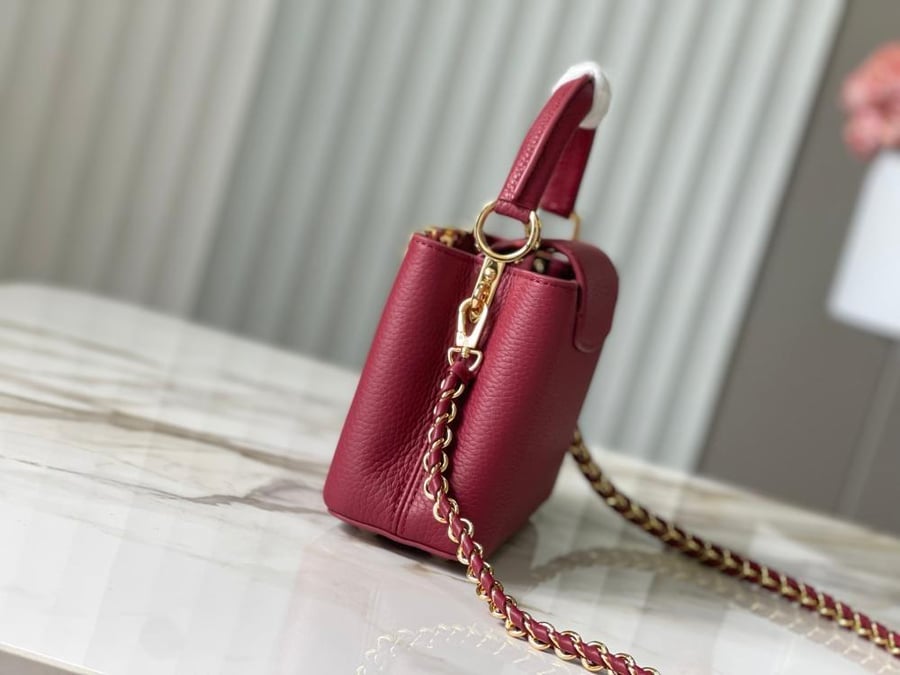 شنطة لويس Capucines مقاس 21 سم