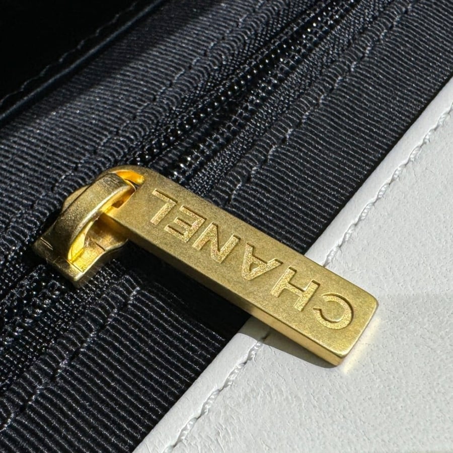 Chanel 17.5x20x5cm