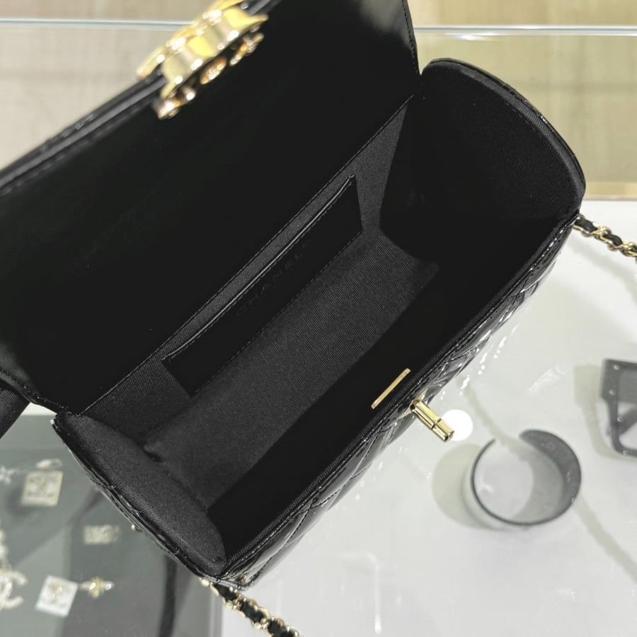 Chanel 13x18x8.5cm