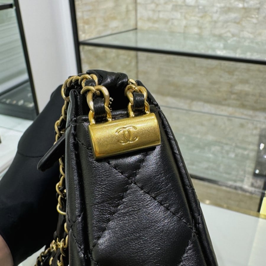 Chanel  23k 12x20.5x4.5cm