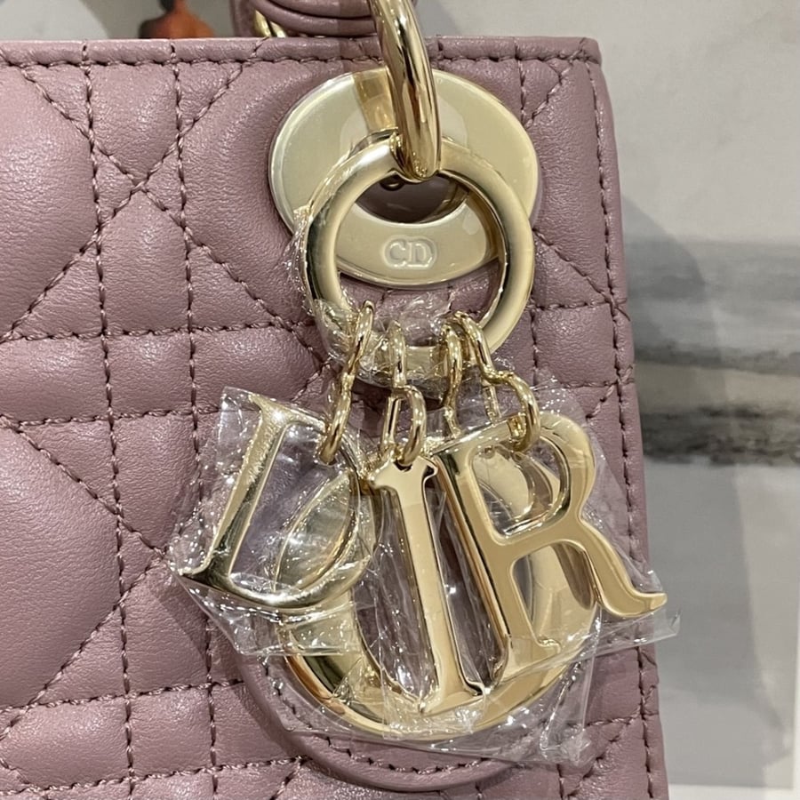 Dior 17 x 15 x 7cm