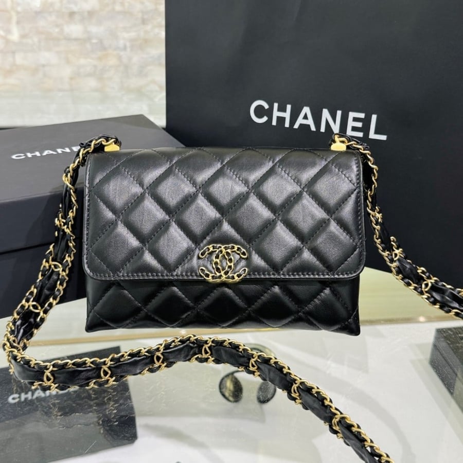 Chanel  23k 18x13x5.5cm