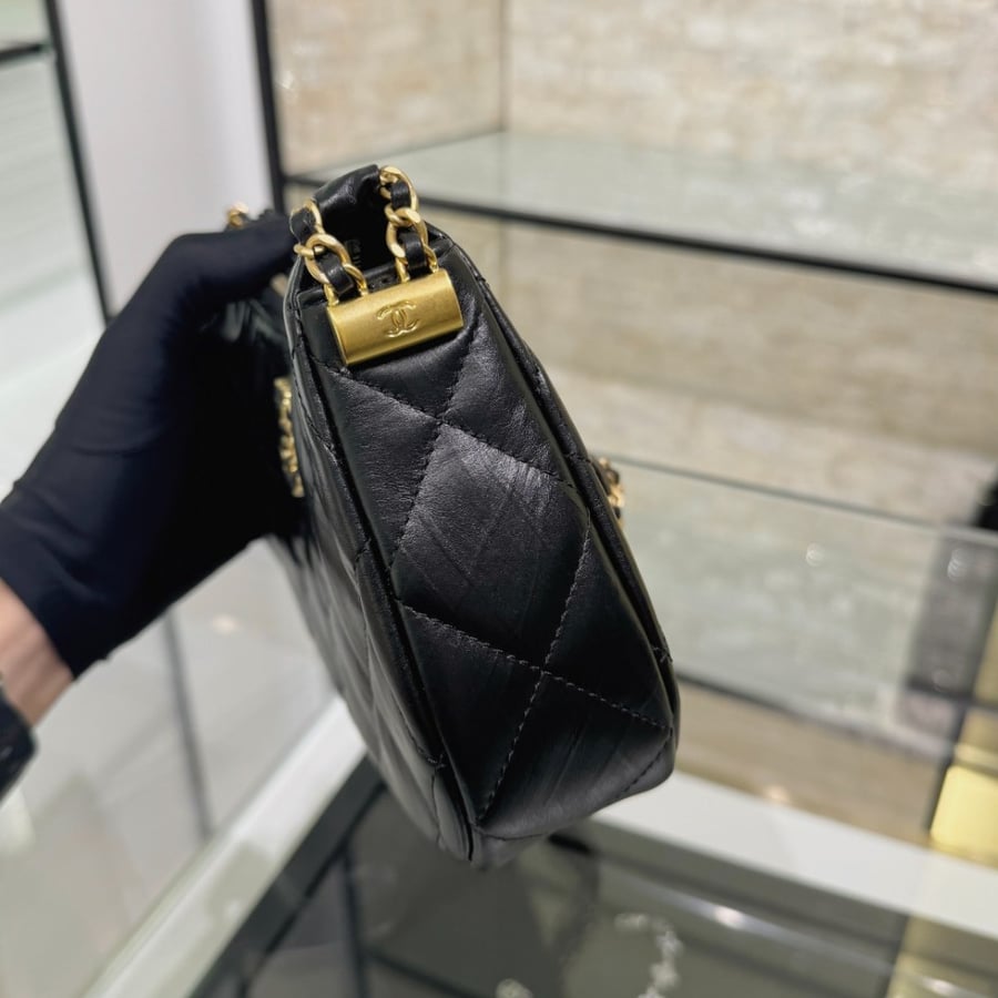 Chanel  23k 13.5x23.5x5.3cm