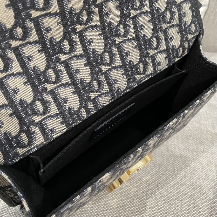Dior 21*13.5*7cm