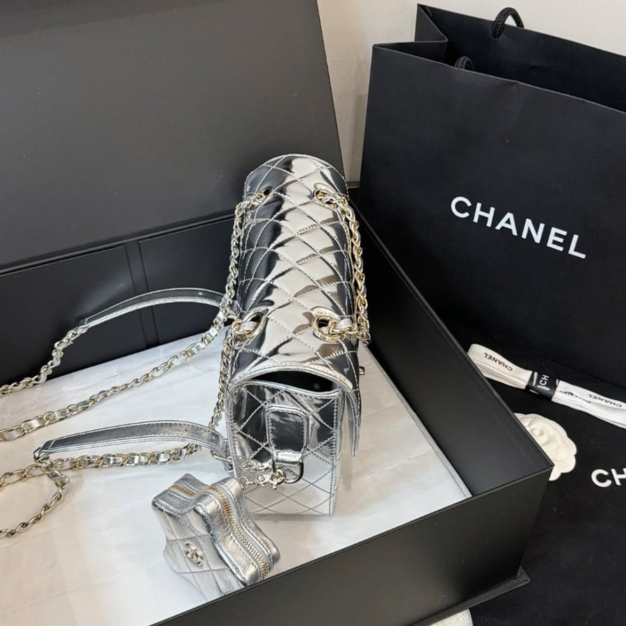 Chanel 23.5x18x8.5cm