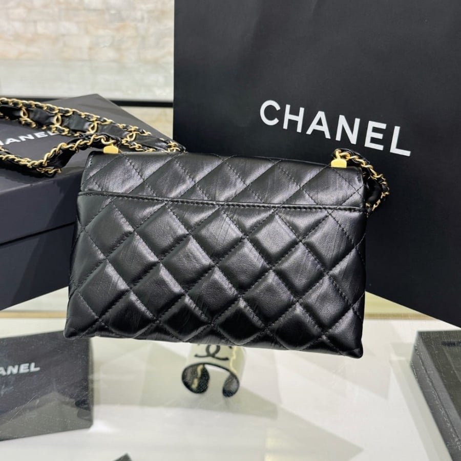 Chanel  23k 18x13x5.5cm