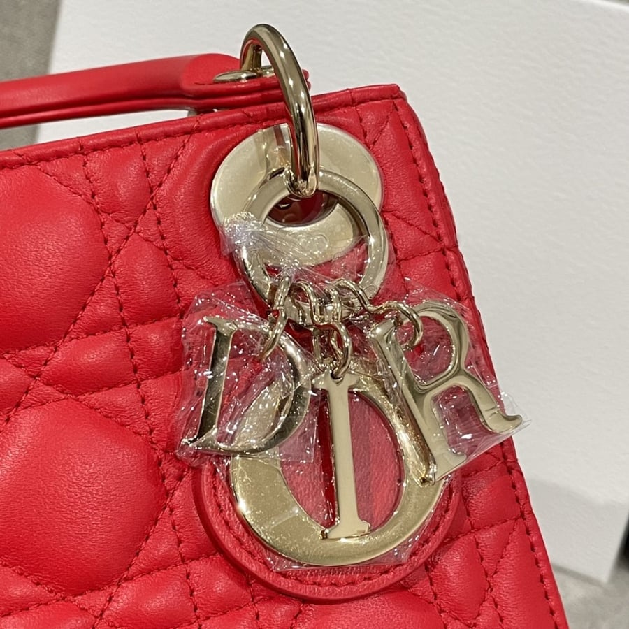 Dior 17 x 15 x 7cm