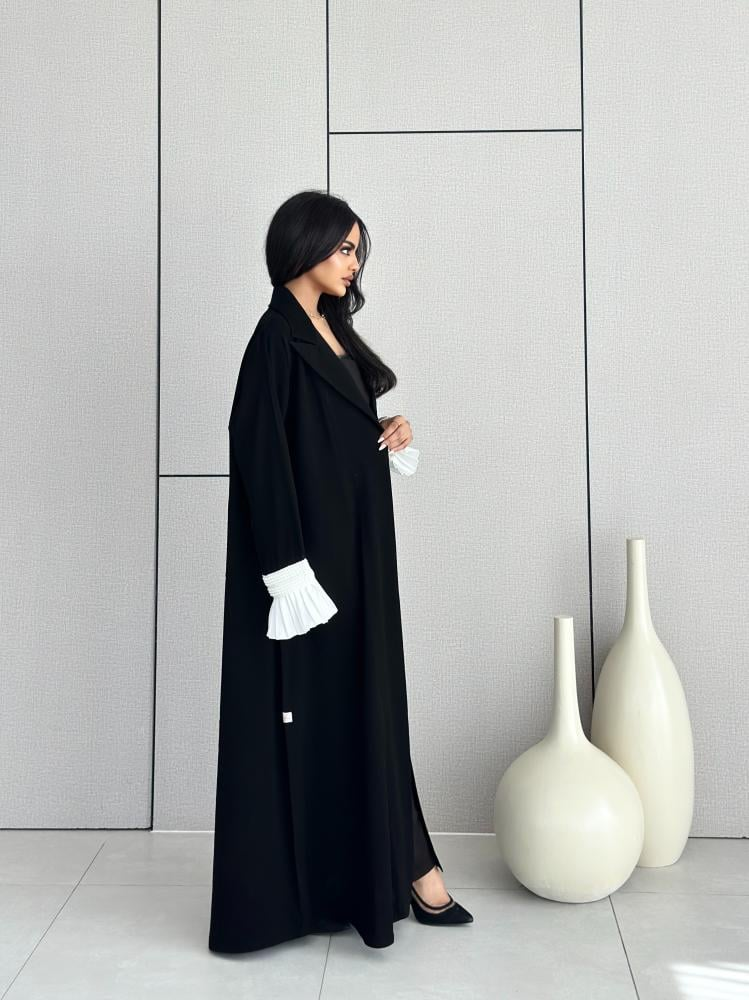 عبايه مطرزه ابيض