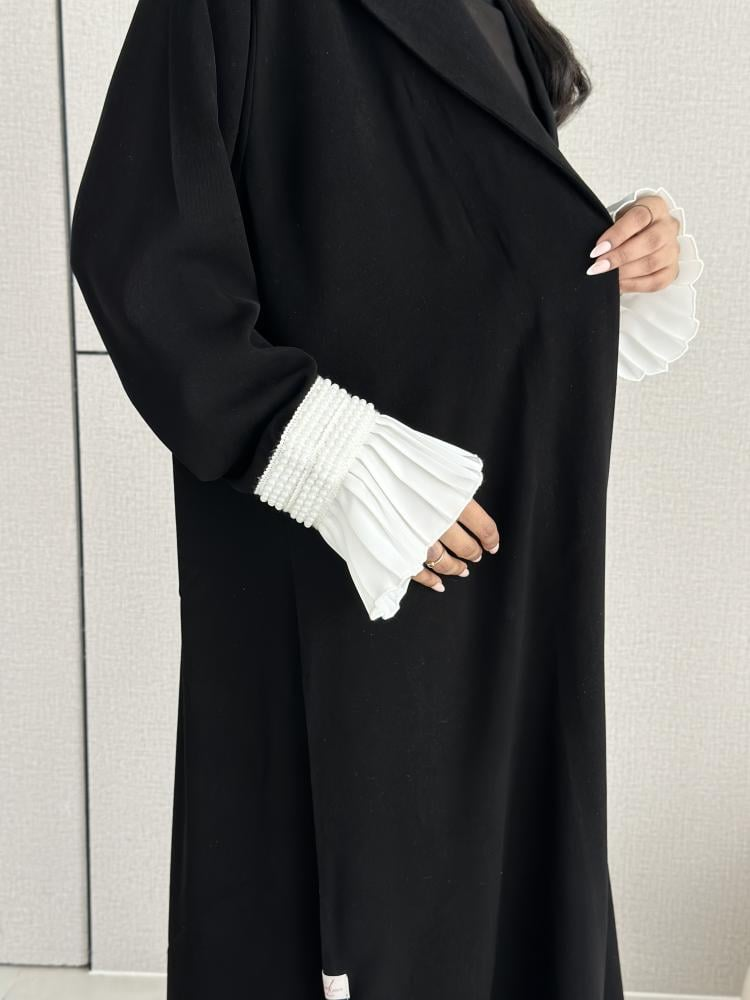 عبايه مطرزه ابيض