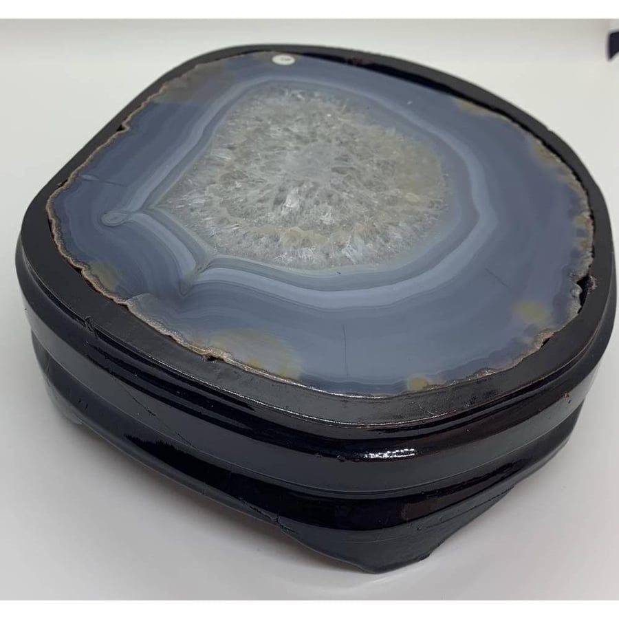 Agate base for porcelain mixing with wooden holder